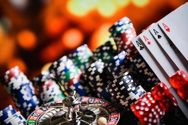 Cascade multiplier display during active spin